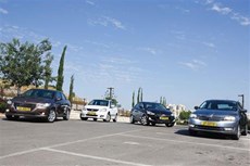 כתבה סקודה ראפיד מול פיג'ו 301 מול יונדאי i25 מול סוזוקי SX4: מבחן השוואתי