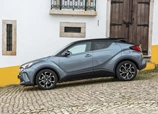 Toyota-C-HR-2020-06.jpg