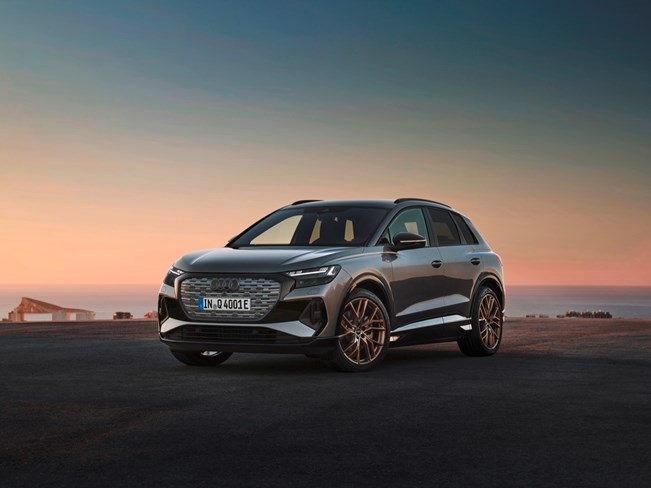 אודי חשפה את Q4 e-tron – דגם פנאי חשמלי  