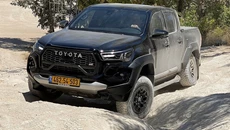כתבה טויוטה היילקס – אוטו השנה של ישראל 2024 בסגמנט הטנדרים